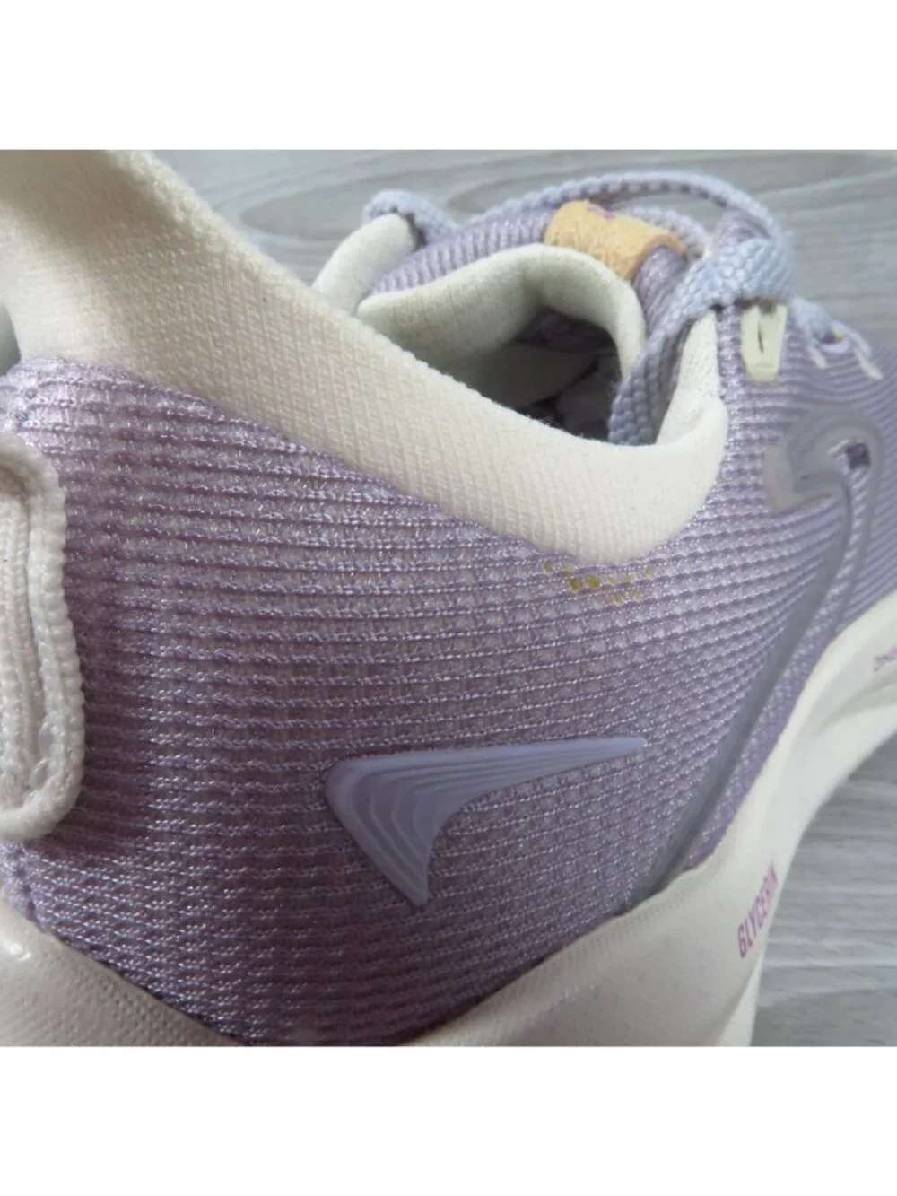 Brooks Glycerin 22 Women's Sz 8.5 Running Shoes Lilac Light Purple 1204341B505